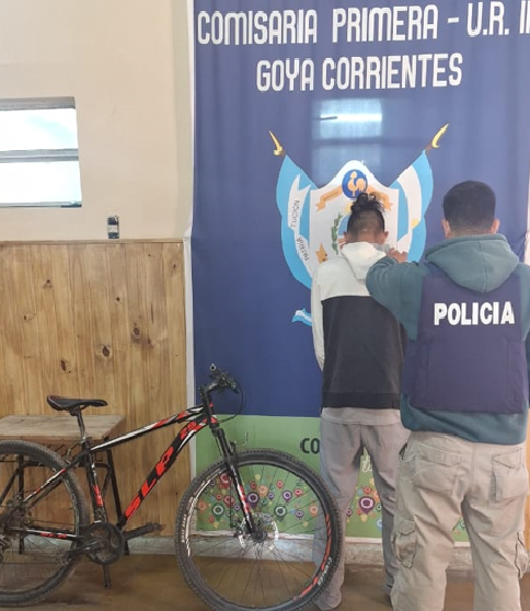 POLICIA RECUPERO UNA BICICLETA DE ALTA GAMA Y APREHENDIO AL SOSPECHOSO