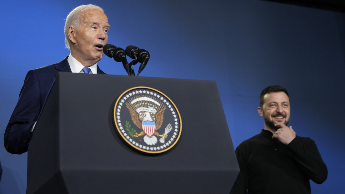  ¡DAMAS Y CABALLEROS, PRESIDENTE PUTIN!": BIDEN CEDE LA PALABRA SOLEMNEMENTE A ZELENSKI Y SE EQUIVOCA