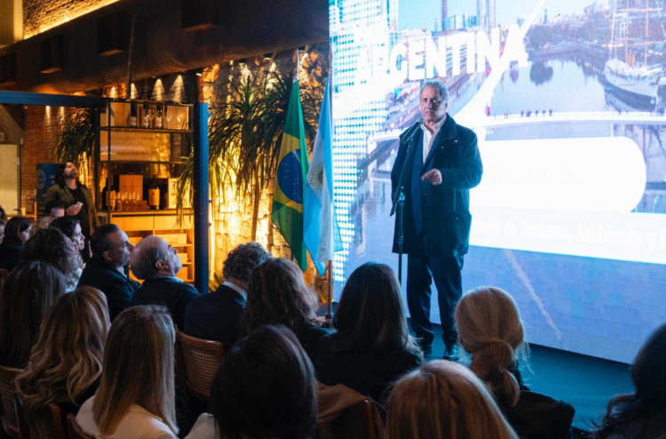 Turismo argentino: Scioli encabezó el lanzamiento de la temporada de nieve en San Pablo