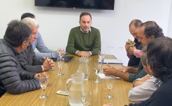 REUNIÓN DE MARIANO HORMAECHEA CON REPRESENTANTES DE GREMIOS