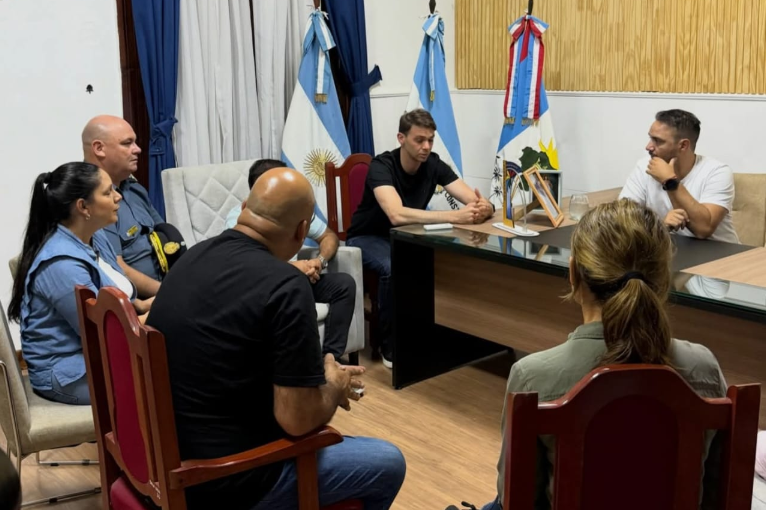 INUNDACIONES: EL GOBIERNO DE CORRIENTES REDOBLA ESFUERZOS PARA ASISTIR A SAN LUIS DEL PALMAR