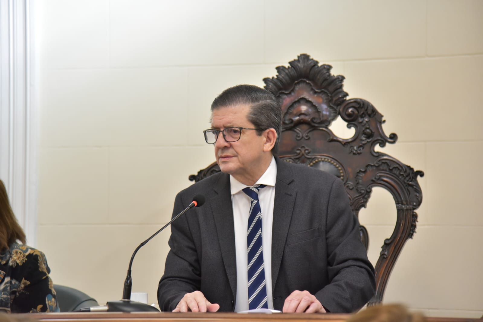 Legisladores se suman a la denuncia de Valdés
