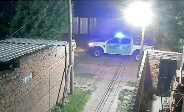 La policía en el ojo de la tormenta tras la muerte de un joven: "Lo atropellaron cuatro veces"