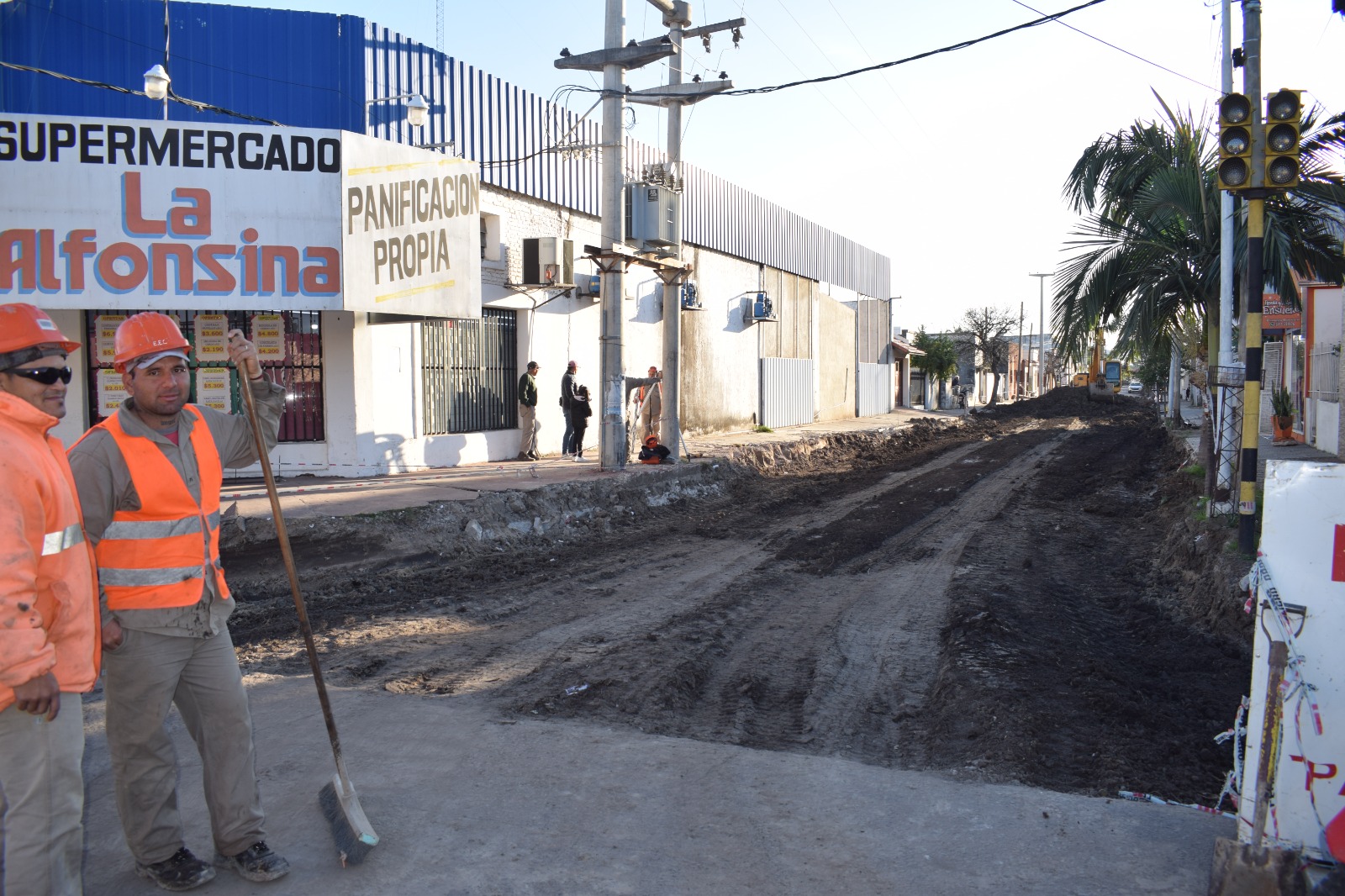 Calle 25 de Mayo CONTINÚA LA FUNDAMENTAL OBRA DE RECONSTRUCCIÓN DEL PAVIMENTO