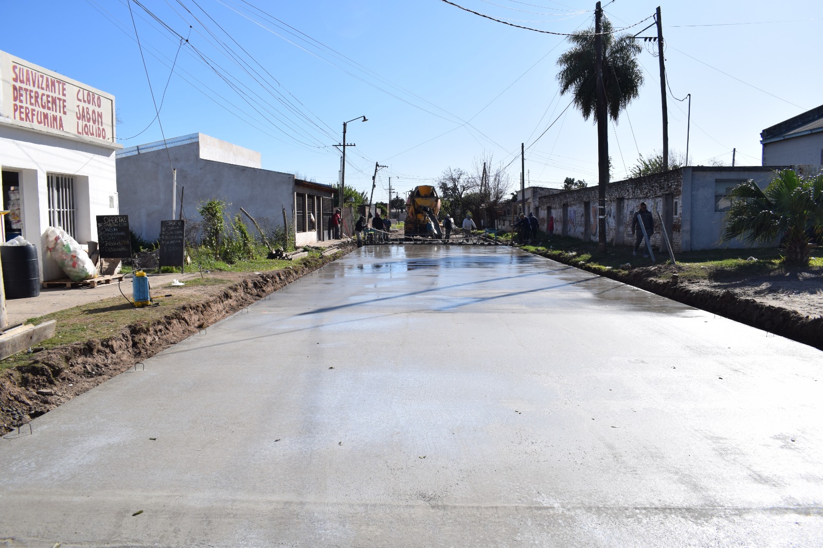 CALLE BRASIL: AVANCES DE LOS TRABAJOS DE PAVIMENTO EN ESA ARTERIA DE LA CIUDAD