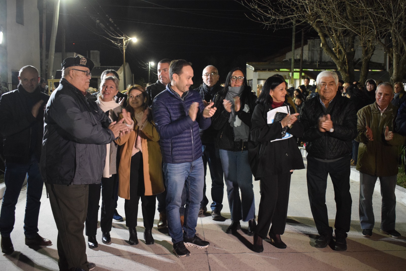 PROGRAMA MITA Y MITA: INTENDENTE HORMAECHEA Y VECINOS INAUGURARON PAVIMENTO DE CALLE CURUZU CUATIA