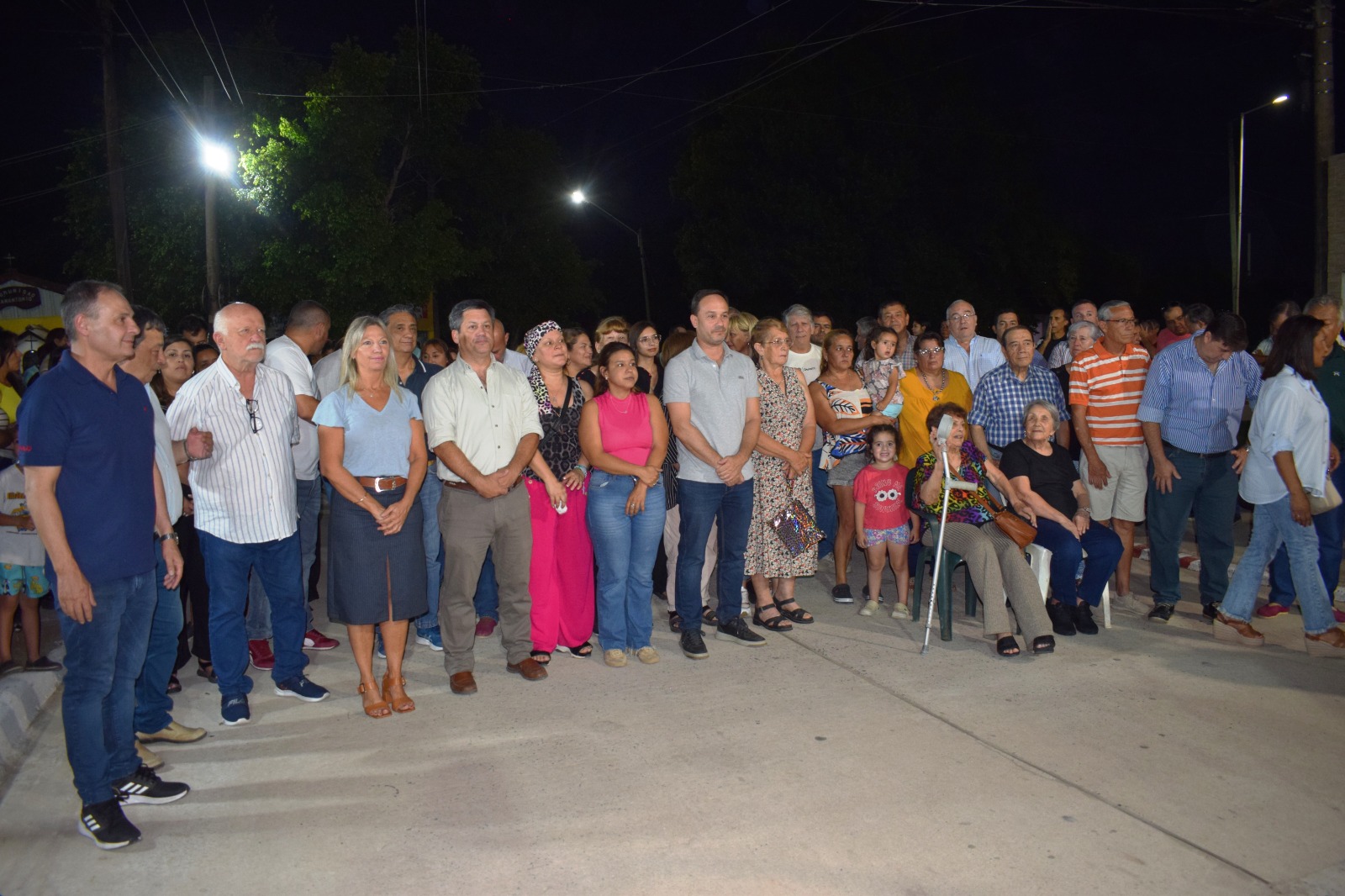 VECINOS Y MUNICIPIO INAUGURAN CALLE GENDARMERÍA NACIONAL