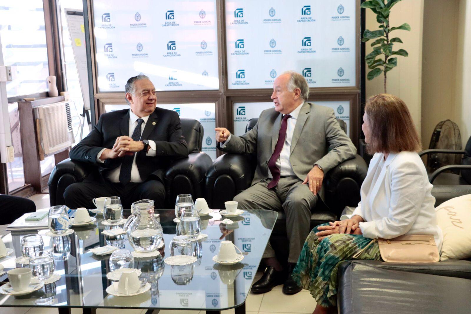 Reunión con la Junta Electoral: Boleta Única de Papel en Corrientes: primeros pasos