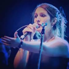 CAMILA GOMEZ Y SU BANDA C4 SE PRESENTARAN EL SABADO EN BAR SATIVA