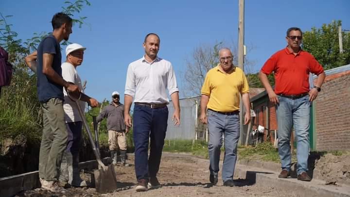 Programa “Mita y mita”: PRESIDENTE DEL BARRIO BICENTENARIO DESTACA LA COLABORACIÓN CON LA MUNICIPALIDAD PARA PAVIMENTAR SUS CALLES