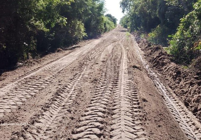 TRABAJOS DE RECUPERACIÓN EN CAMINOS Y MANTENIMIENTO ESCOLAR EN LA ZONA RURAL DE GOYA