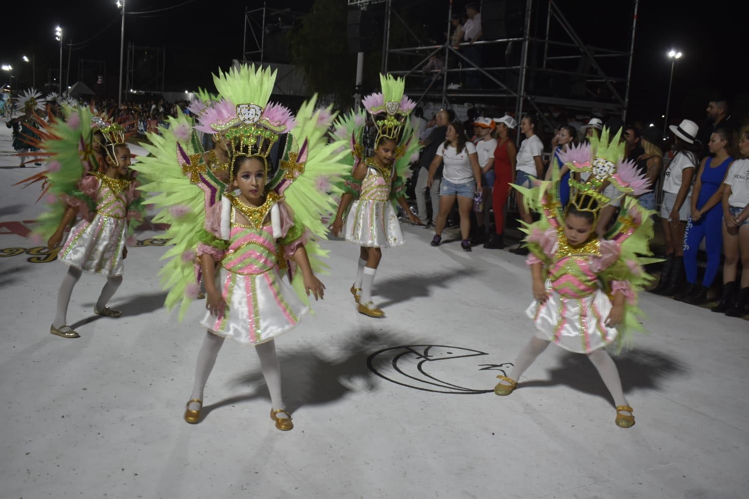 CARNAVALES 2024: JUAN PERROTTA Y MALENA MARTINEZ REY Y REINITA DEL CARNAVAL INFANTIL