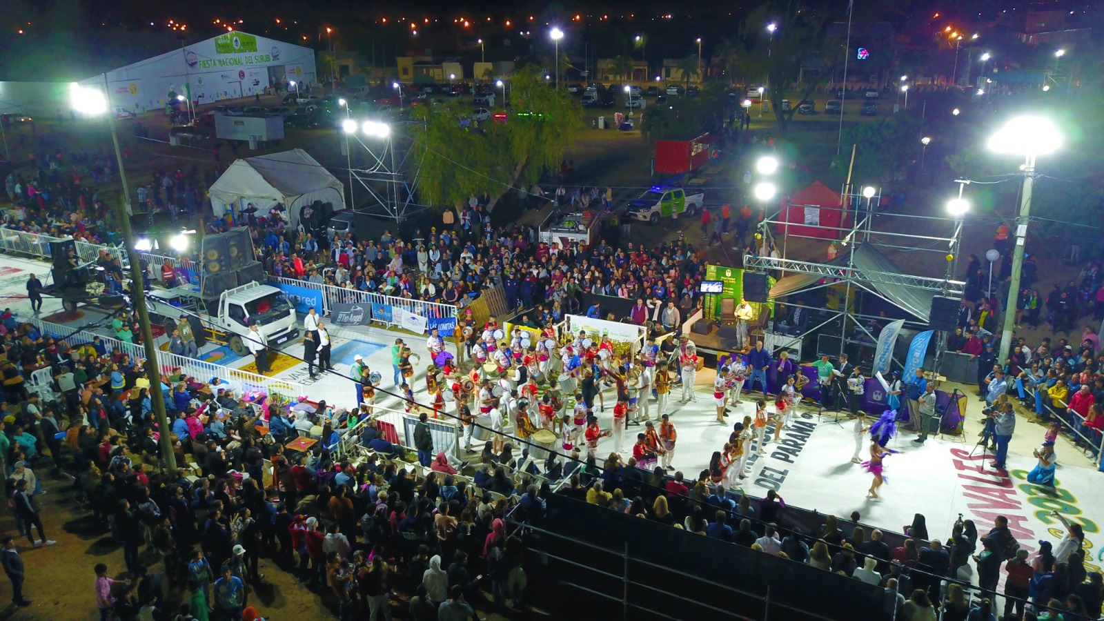 CARNAVALES GOYANOS 2025: UNA PRIMERA NOCHE INOLVIDABLE CON LAS REINAS DE PORAMBA E ITÁ VERÁ