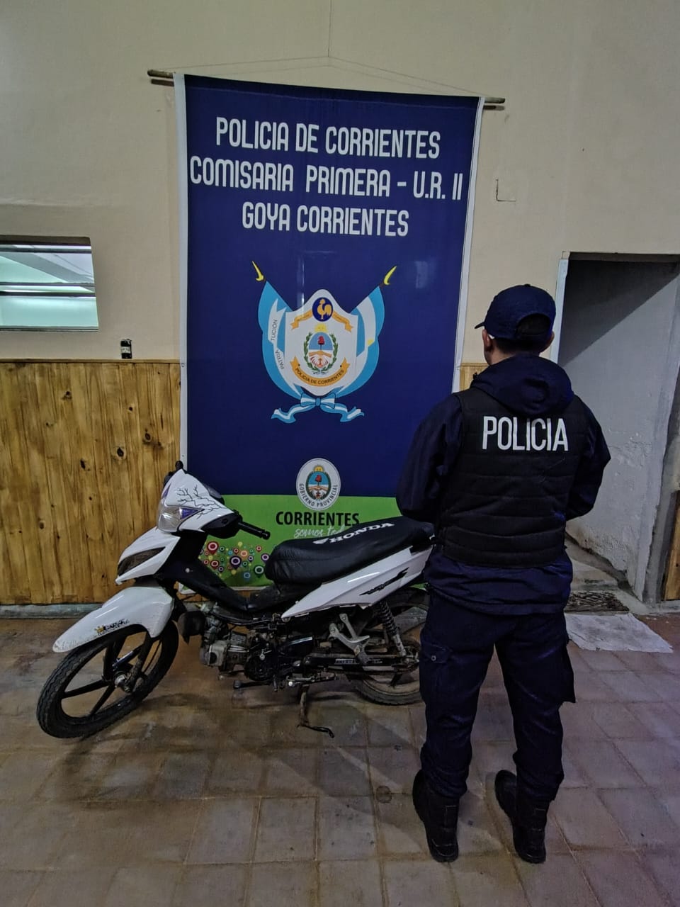 POLICÍA DE LA PROVINCIA RECUPERÓ MOTO SUSTRAÍDA EN ESQUINA