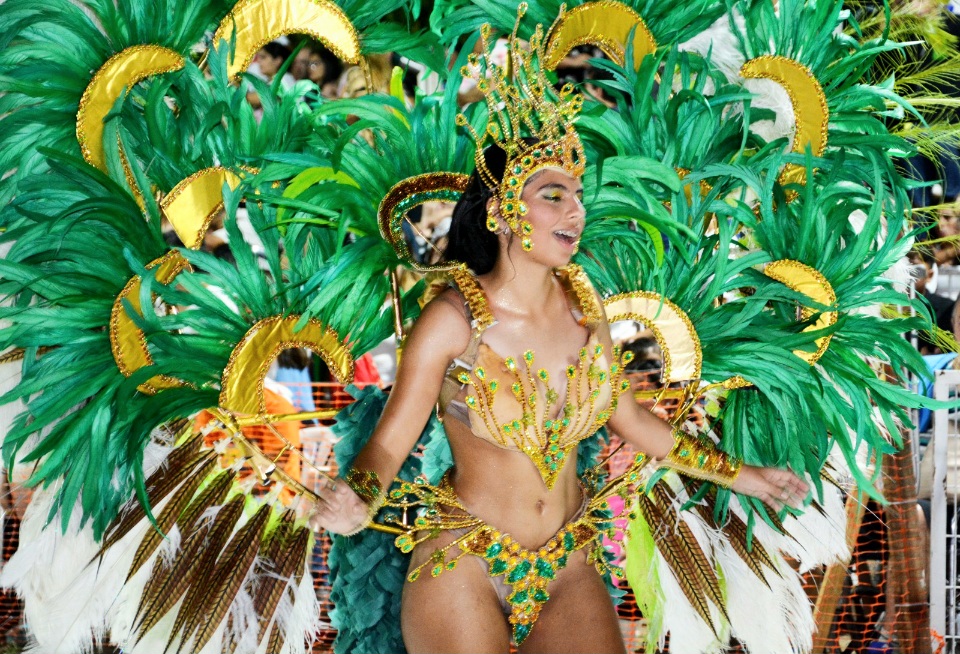 TROPICAL: RUMBO AL CINCUENTENARIO