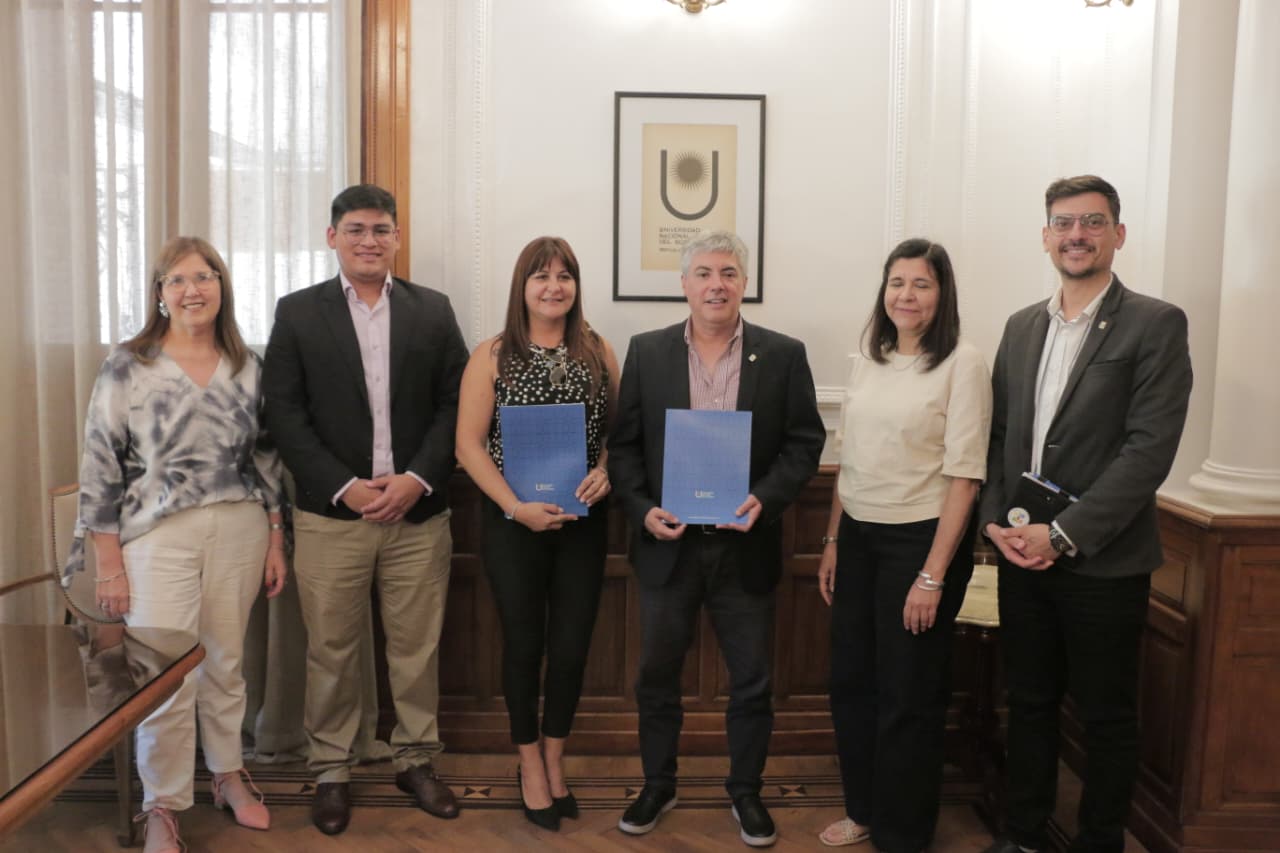 FIRMA DE CONVENIO DE COOPERACIÓN UNNE Y FUNDACIÓN ÁGORA