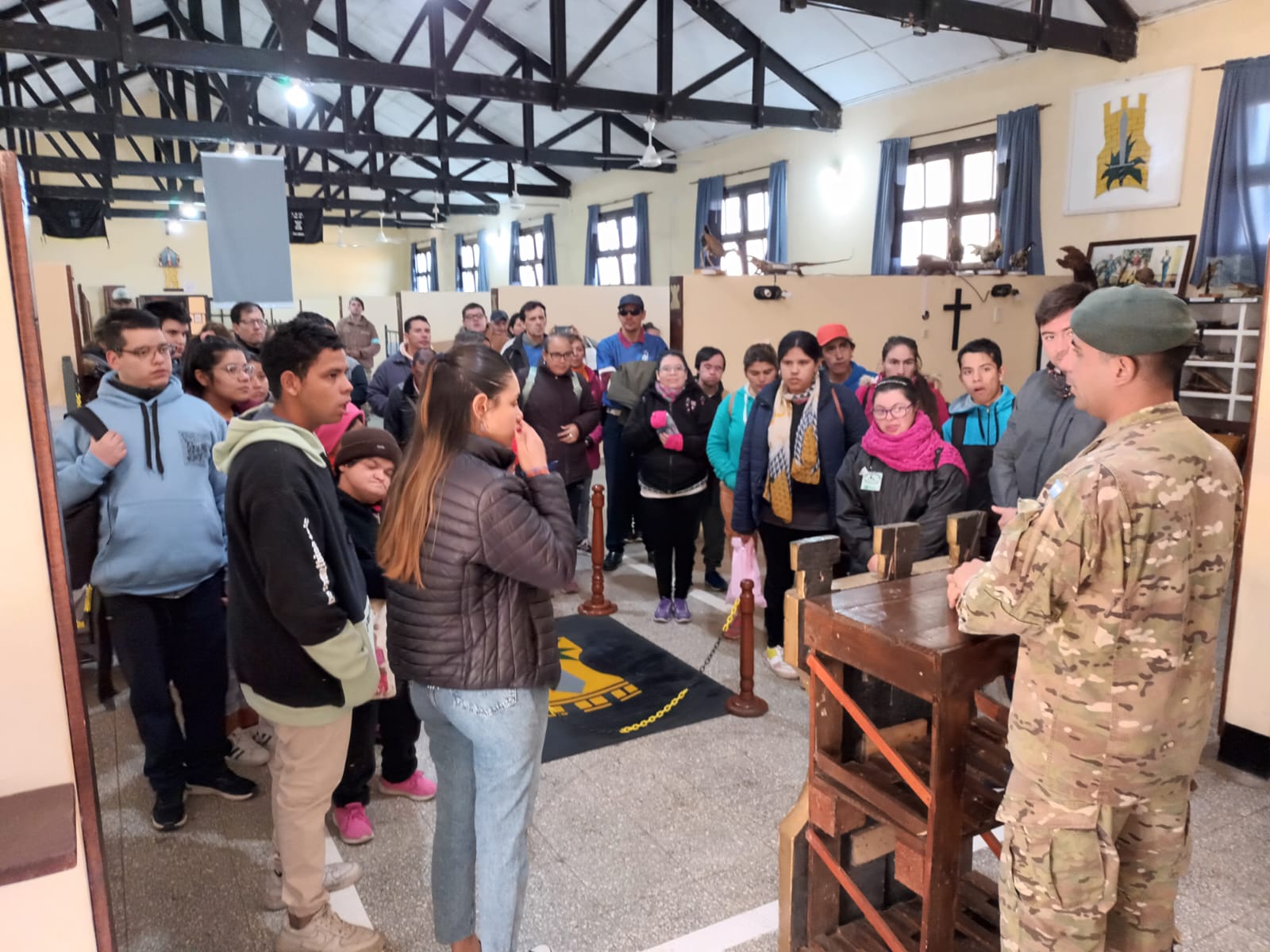 Coordinacion de Discapacidad:  NIÑOS Y JÓVENES  PASARON UN DIA INOLVIDABLE EN EL EJERCITO