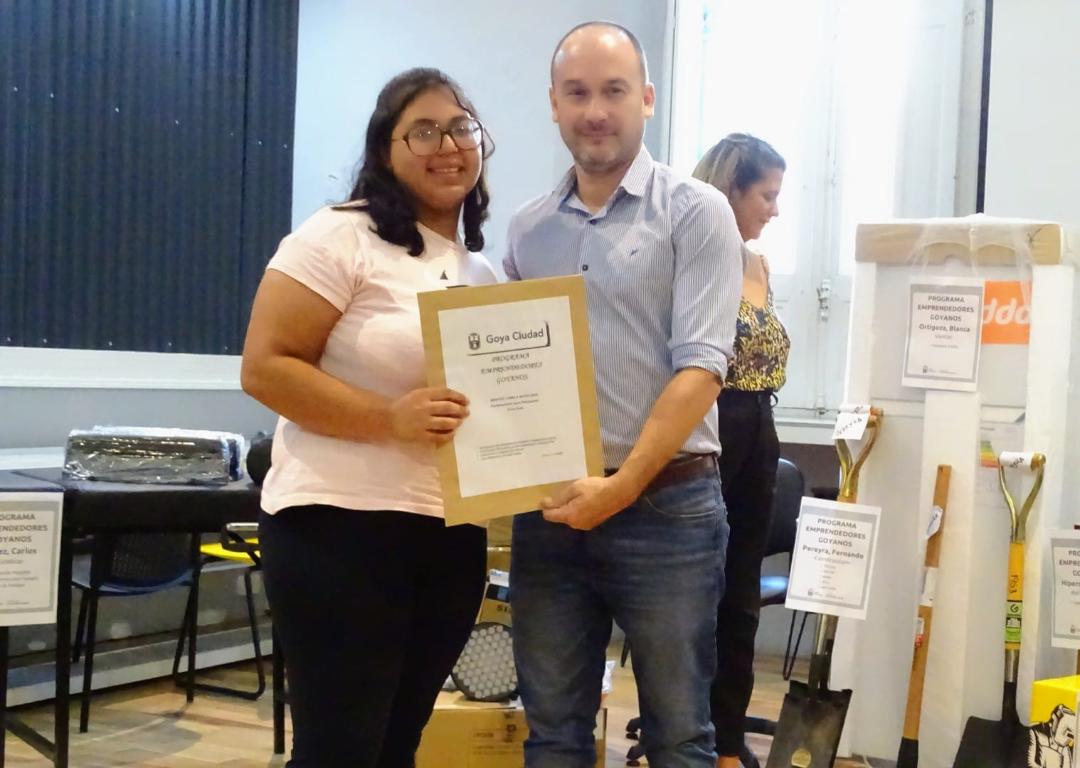 ESPERANZA Y PROGRESO EN LA ENTREGA DE MICROCRÉDITOS A EMPRENDEDORAS DE GOYA EN EL DÍA INTERNACIONAL DE LA MUJER