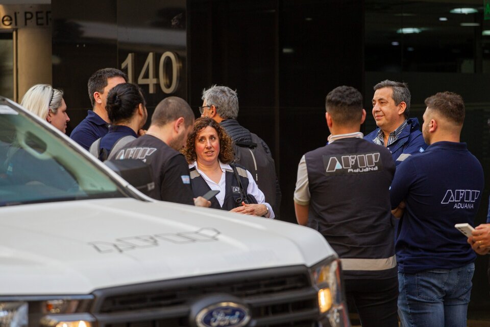 Una razzia sacudió a las cuevas de dólares