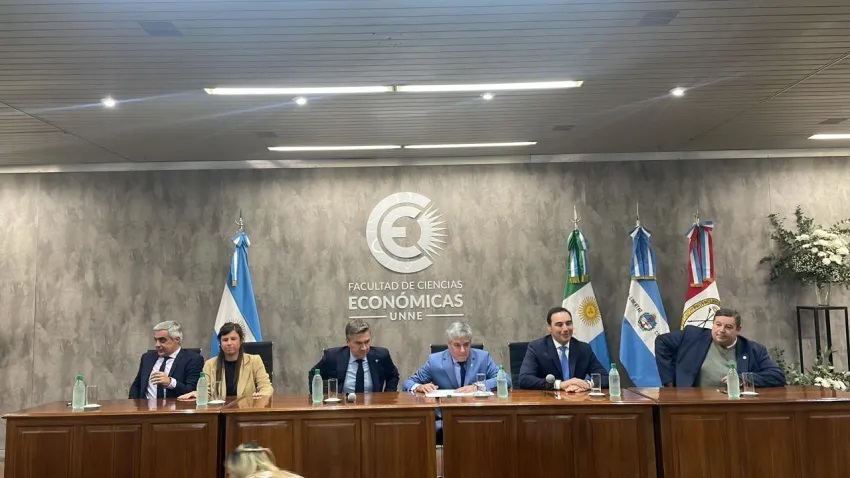 Cumbre en la UNNe: Gustavo Valdés ratificó su apoyo a la universidad pública y bregó por el diálogo