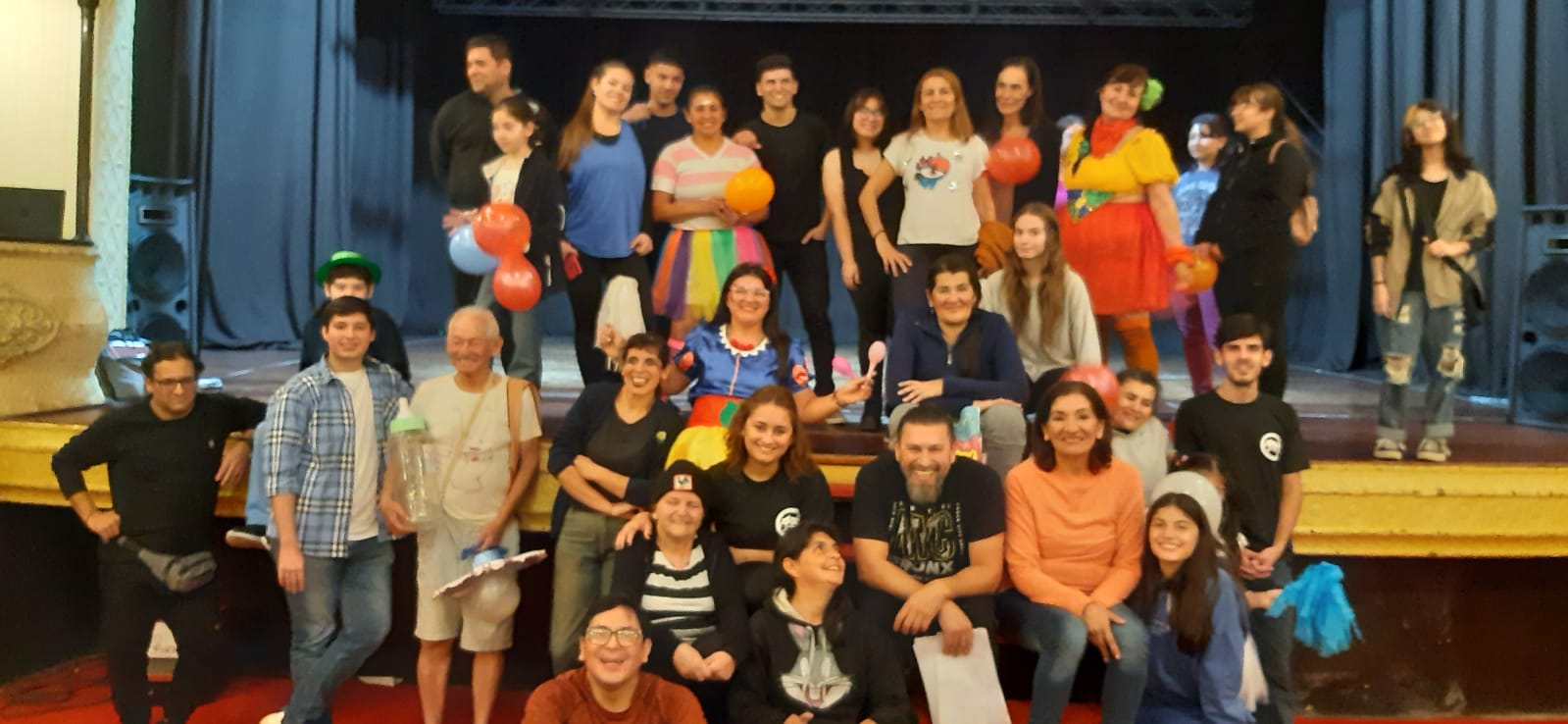 CELEBRACIÓN Y RECONOCIMIENTO: CLAUSURA DEL CURSO DE ANIMACIÓN INFANTIL EN EL TEATRO MUNICIPAL