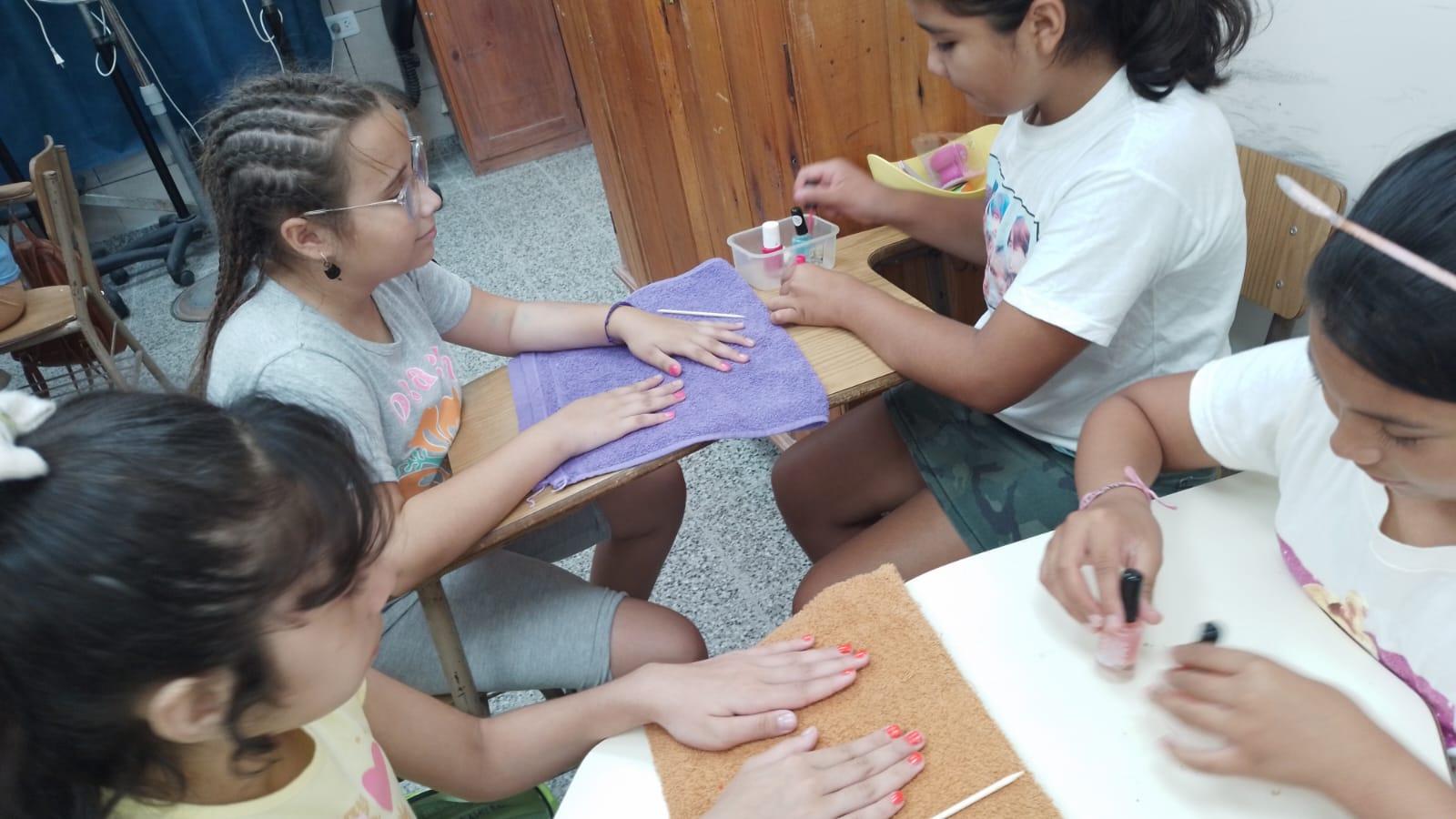 CURSOS Y TALLERES DE VERANOS DE ESCUELAS MUNICIPALES