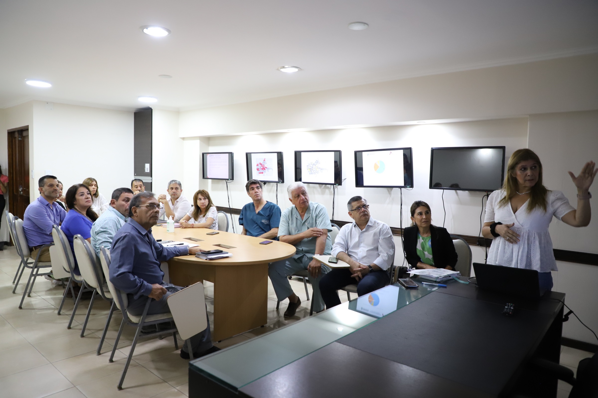 Cardozo evaluó el estado del brote de Dengue junto al Comité de Análisis
