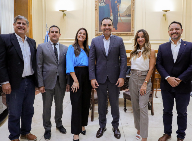El Gobernador firmó acuerdos para refaccionar espacios culturales de cuatro localidades del interior