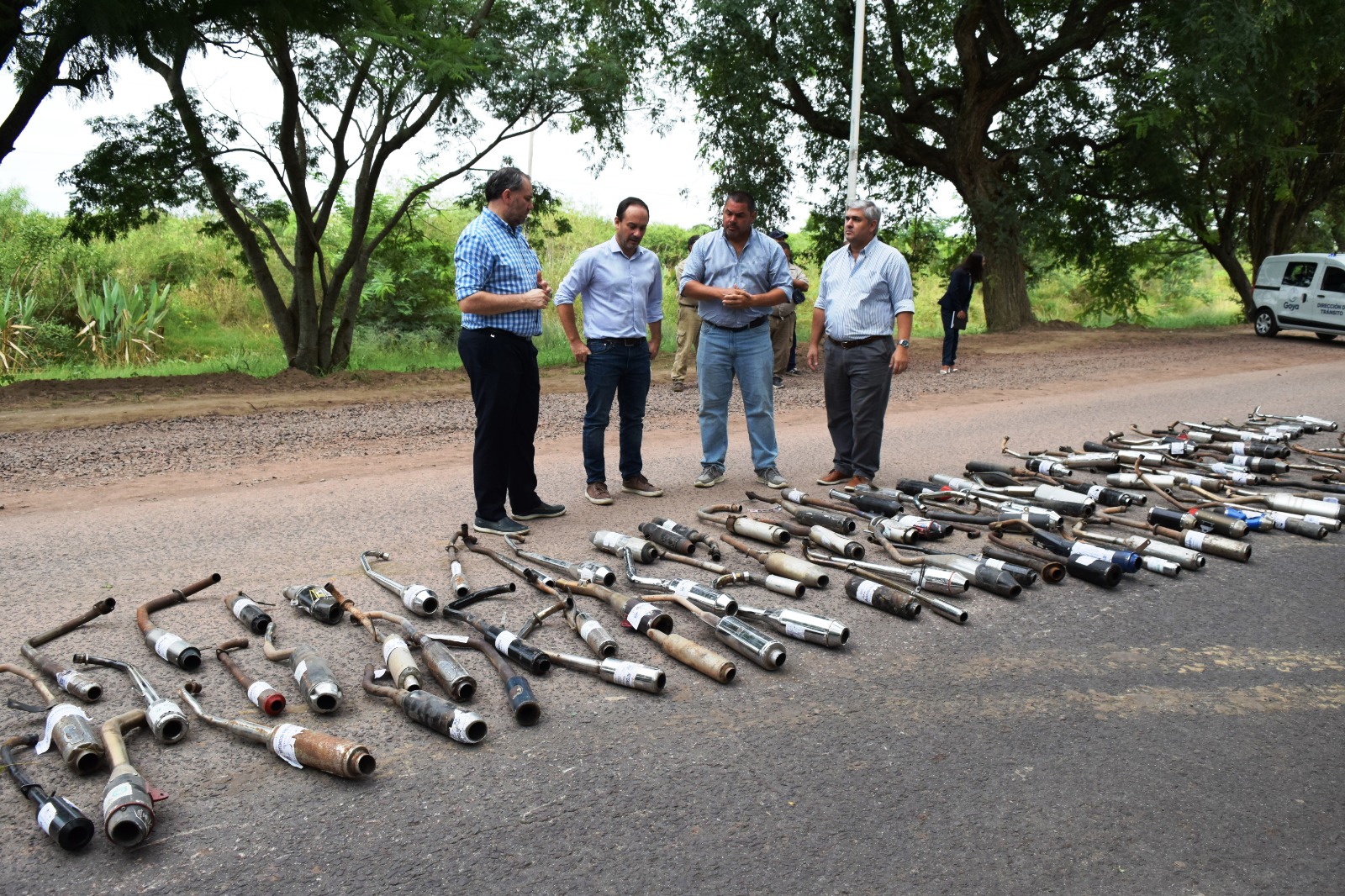 DIRECCIÓN DE TRÁNSITO DESTRUYÓ ESCAPES ILEGALES Y ADVIERTE SOBRE FUERTES MULTAS