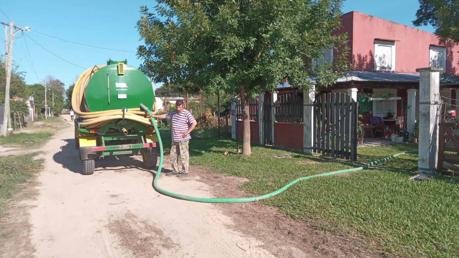 DIRECCIÓN DE SERVICIOS PÚBLICOS ASISTE A BARRIO SANTA CLARA