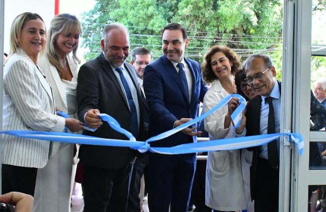 Valdés inauguró importantes ampliaciones en "un emblemático hospital pediátrico, incluyendo a todos"