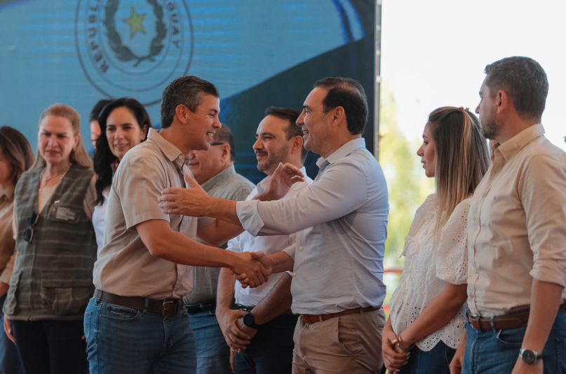 GUSTAVO VALDÉS ACOMPAÑÓ AL PRESIDENTE SANTIAGO PEÑA EN UNA JORNADA DE TRABAJO EN HUMAITÁ