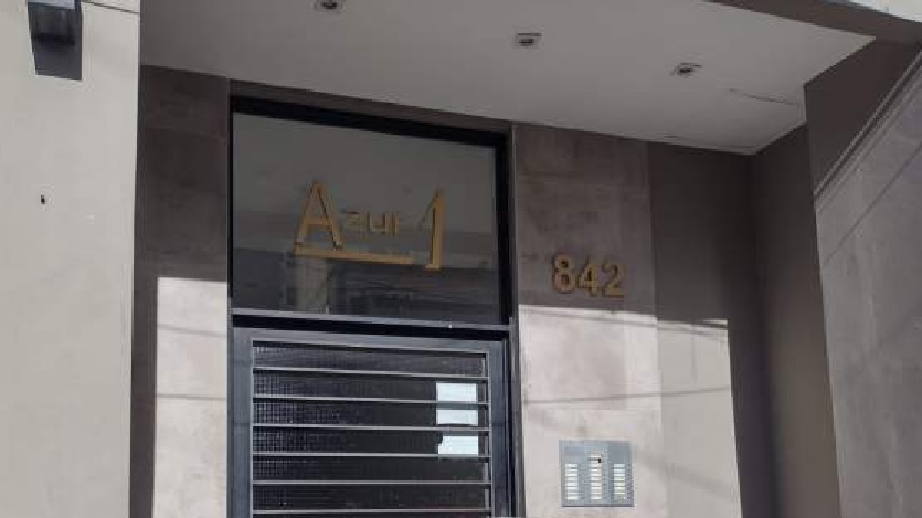 Robaron en 11 departamentos de un edificio en Corrientes