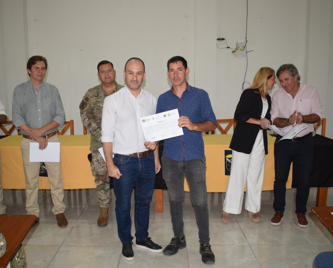 entrega_de_certificados_ejercito_2.jpg