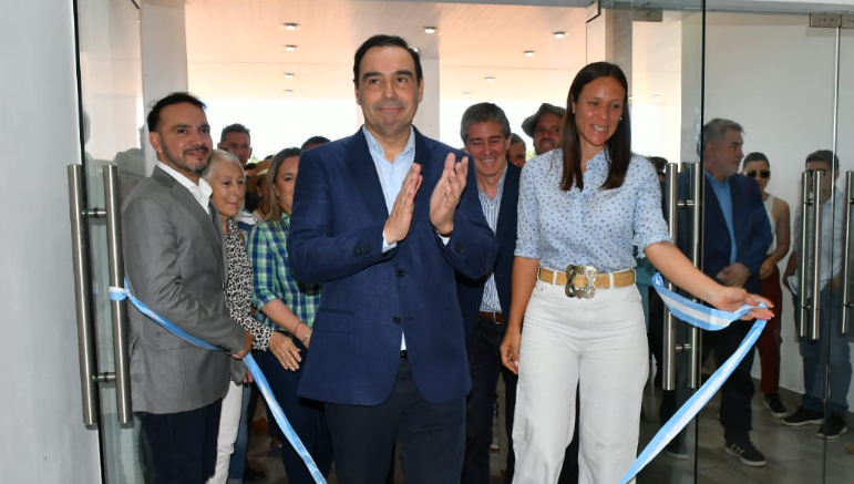Valdés inauguró en Ituzaingó obras en la Asociación "El Pombero" y encabezó la 1° Expo Rural del Norte correntino
