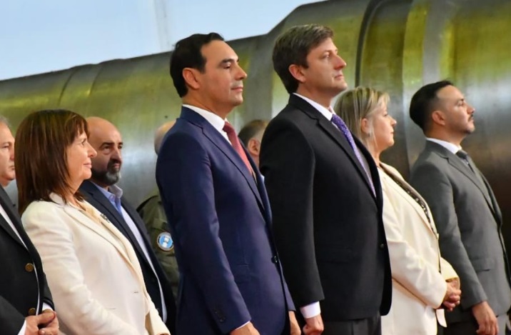 Valdés destacó la importancia de la reapertura oficial del paso fronterizo e instó al vecino país a "abrazar el futuro"