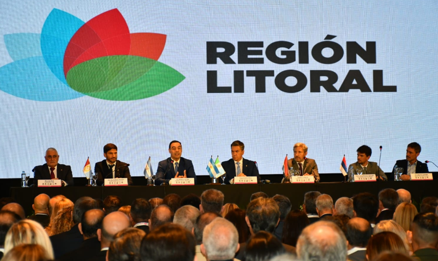 El gobernador Valdés bregó por una "mirada federal" para el futuro de la Hidrovía Paraná-Paraguay