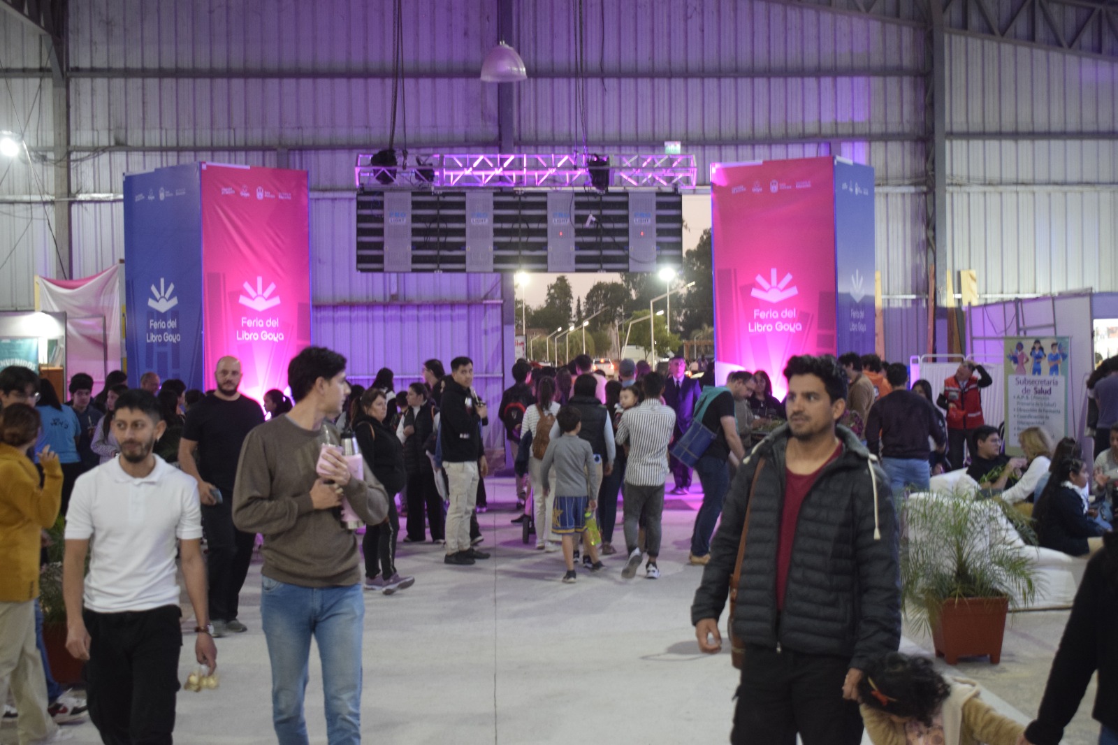 LA FERIA DEL LIBRO: UN PASEO PARA DISFRUTAR