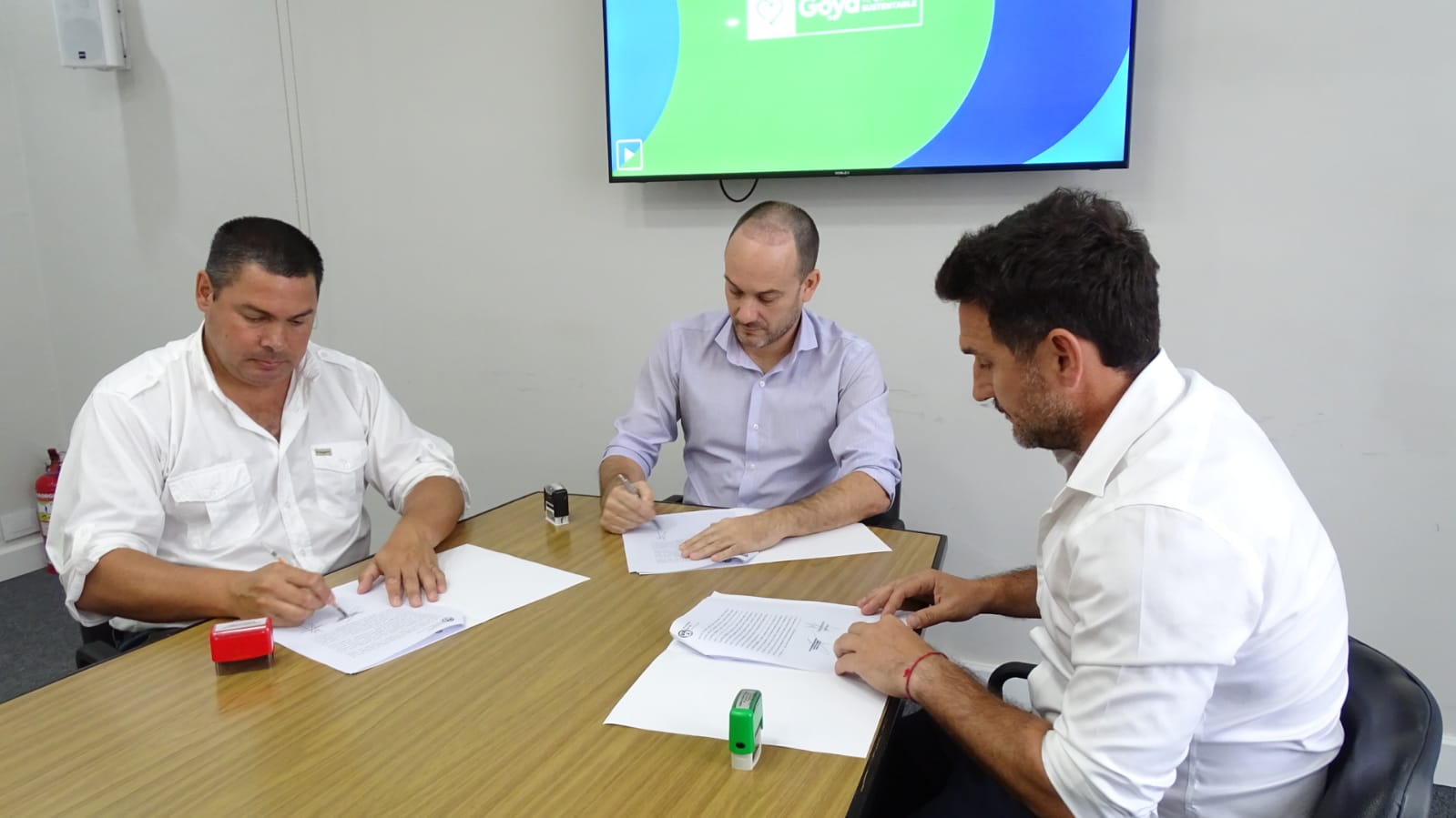 firma convenio auv