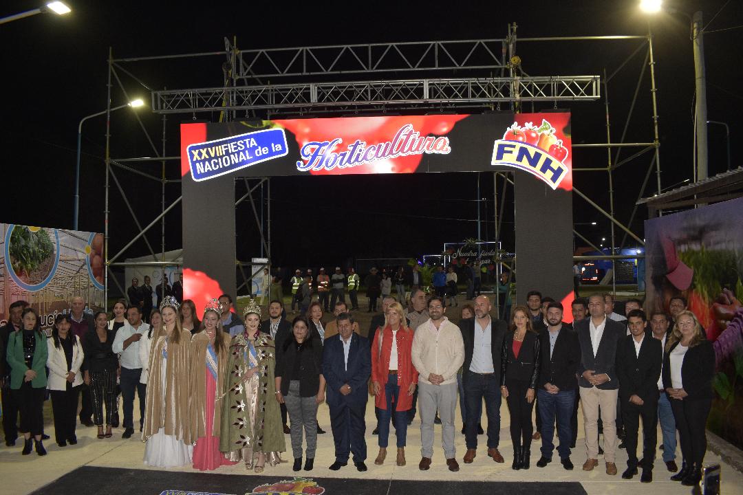 Emociones y mucha música en la segunda velada de la Fiesta Nacional de la Horticultura 