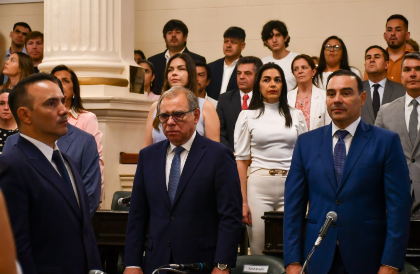 VALDÉS JURÓ COMO SENADOR Y ANTICIPÓ QUE IMPULSARÁ INICIATIVAS SOBRE PRODUCCIÓN E INDUSTRIALIZACIÓN