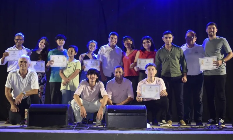 GANADORES DEL PRE SURUBÍ SE PRESENTARÁN EN LA PEÑA DE PESCADORES: UN DESEMPEÑO MAYÚSCULO
