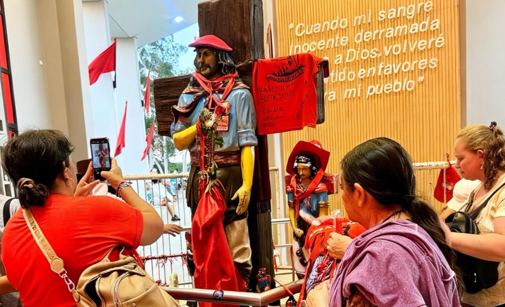 Cientos de miles de fieles veneran en Mercedes al Gauchito Gil