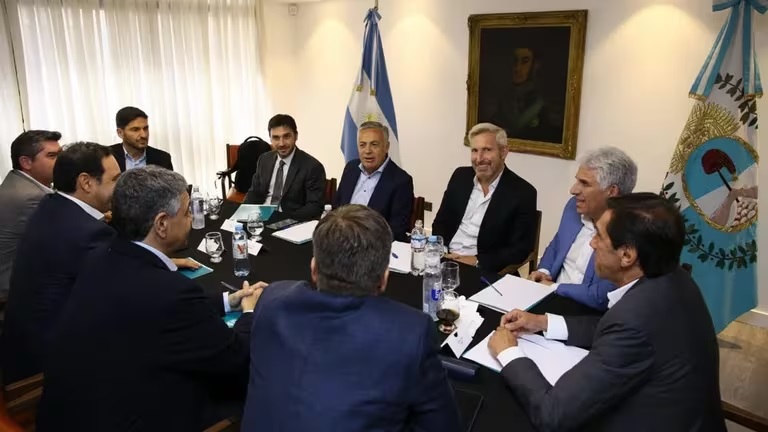 Cumbre de gobernadores de la UCR y el PRO: piden que se retiren las retenciones para apoyar la Ley Ómnibus