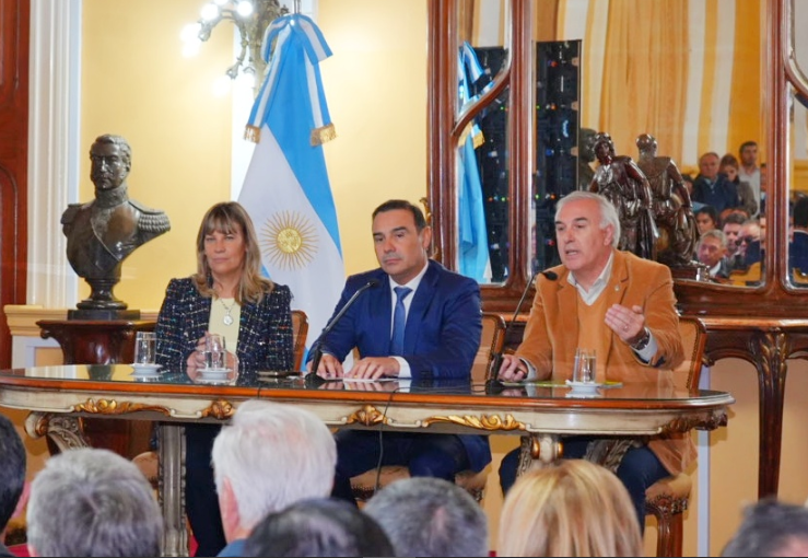 VALDÉS INSTÓ A “REVOLUCIONAR LA INDUSTRIA APOSTANDO AL FUTURO CÁRNICO DE CORRIENTES”
