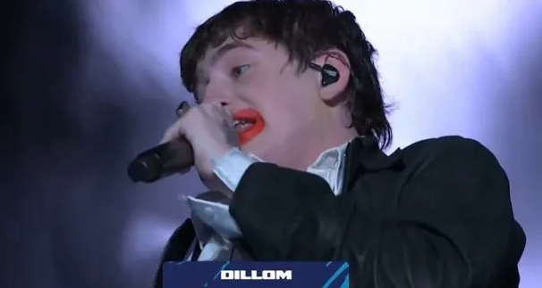 Dillom se presentó en el Quilmes Rock y volvió a dejar un mensaje al Presidente