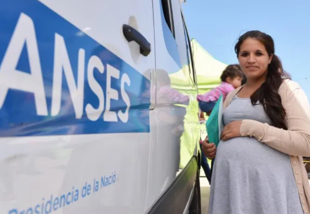 ANSES aplicó la suba del 2,4% a las asignaciones familiares: uno por uno, los nuevos montos