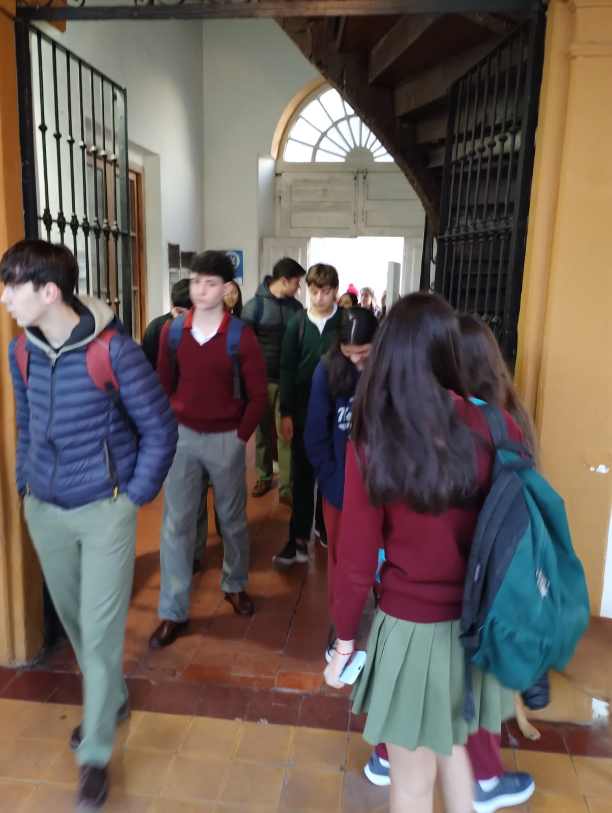 ESTUDIANTES DEL  HISPANOAMERICANO VISITARON LA CASA DE LA CULTURA