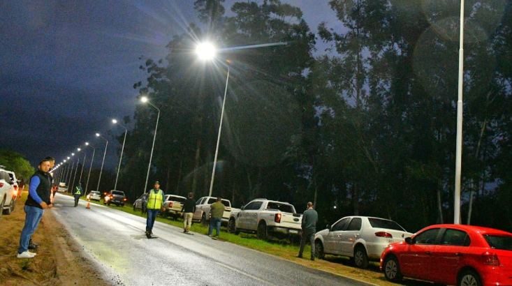 El Gobernador habilitó iluminación para mejorar la transitabilidad y seguridad sobre Ruta N°118