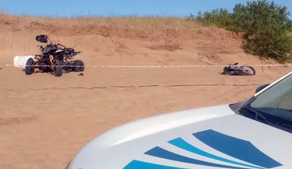 Tragedia en Villa Gesell: motociclista falleció al chocar con un cuatriciclo en los médanos